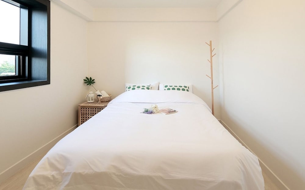Room (Double Room 402)