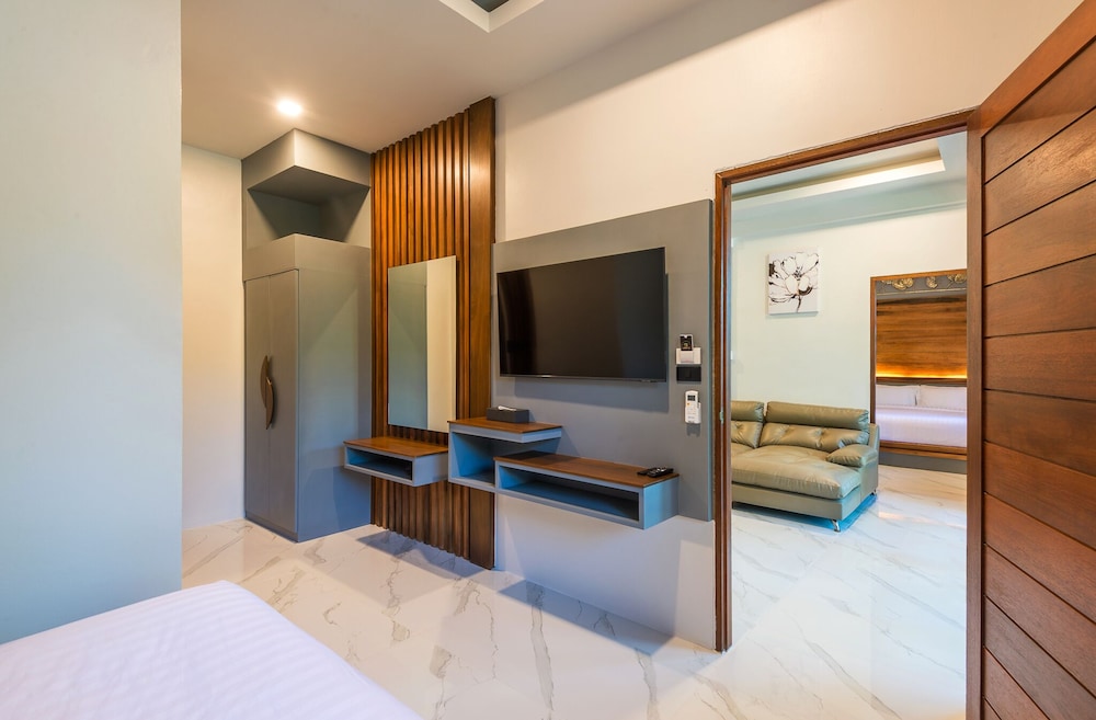Two-Bedroom Villa - Photo 4