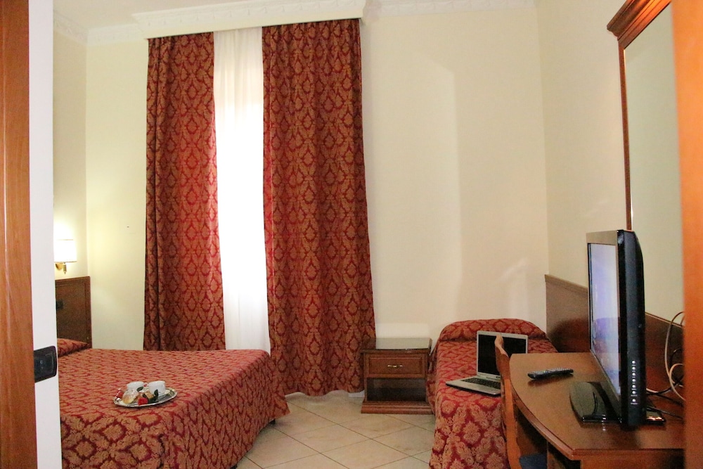 Deluxe Room, Non Smoking, City View photo 2