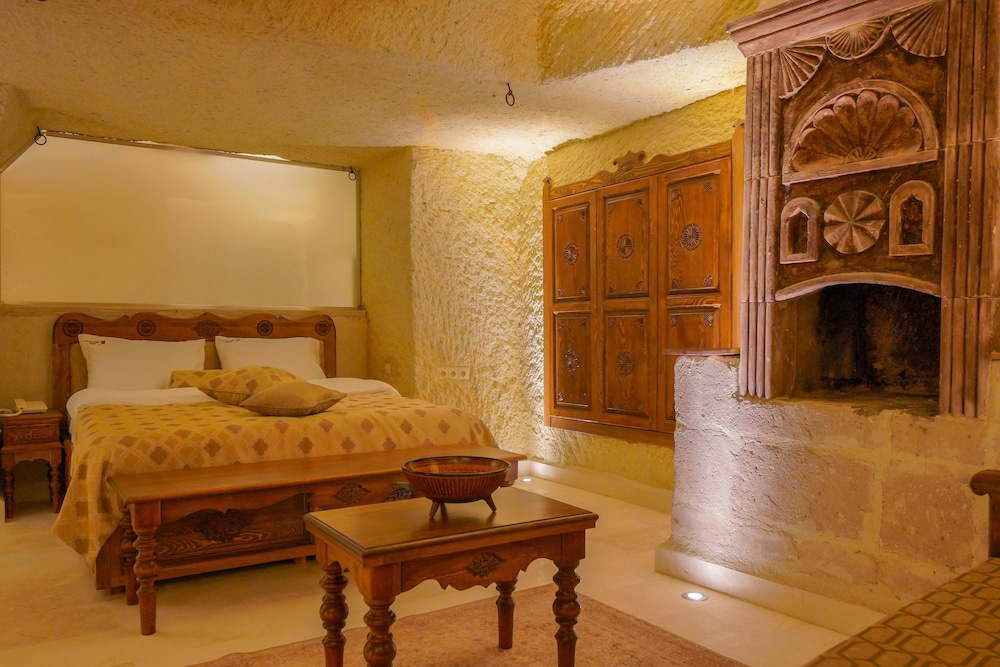 Honeymoon Room, 1 King Bed photo 2