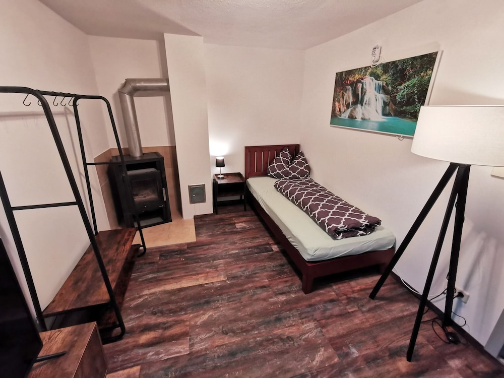 Basic House photo 1