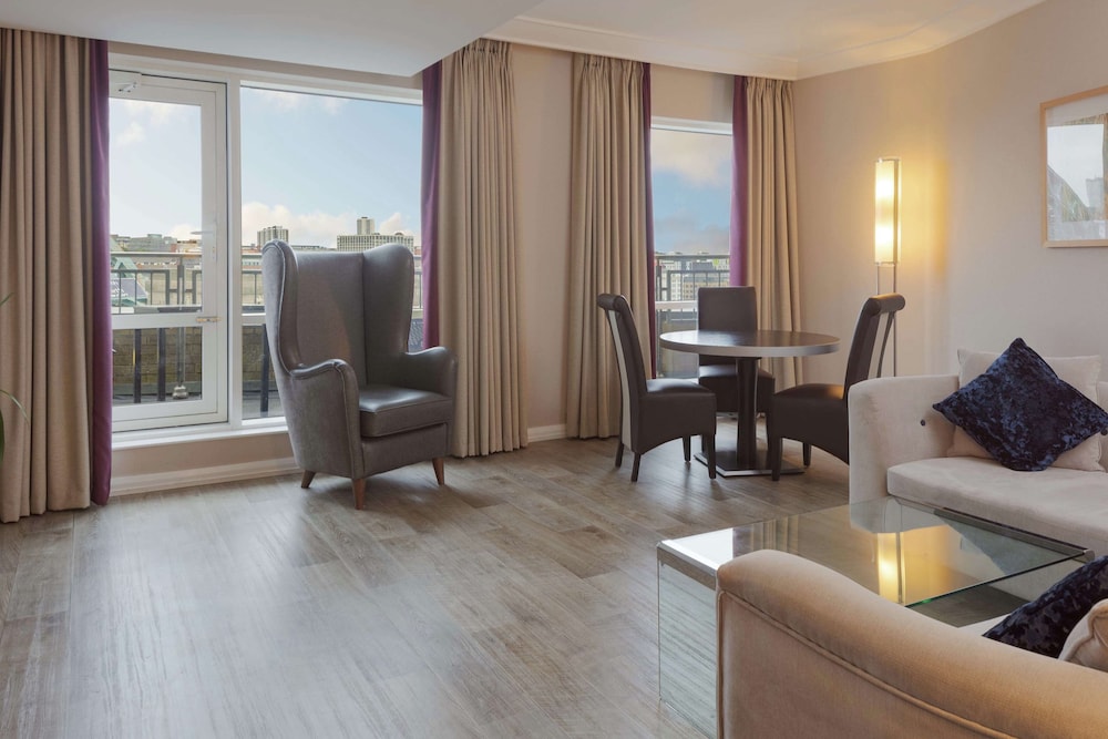 Executive Suite, 1 King Bed, Club Lounge Access photo 1