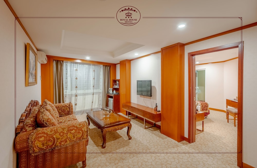 Deluxe Suite - Photo 1