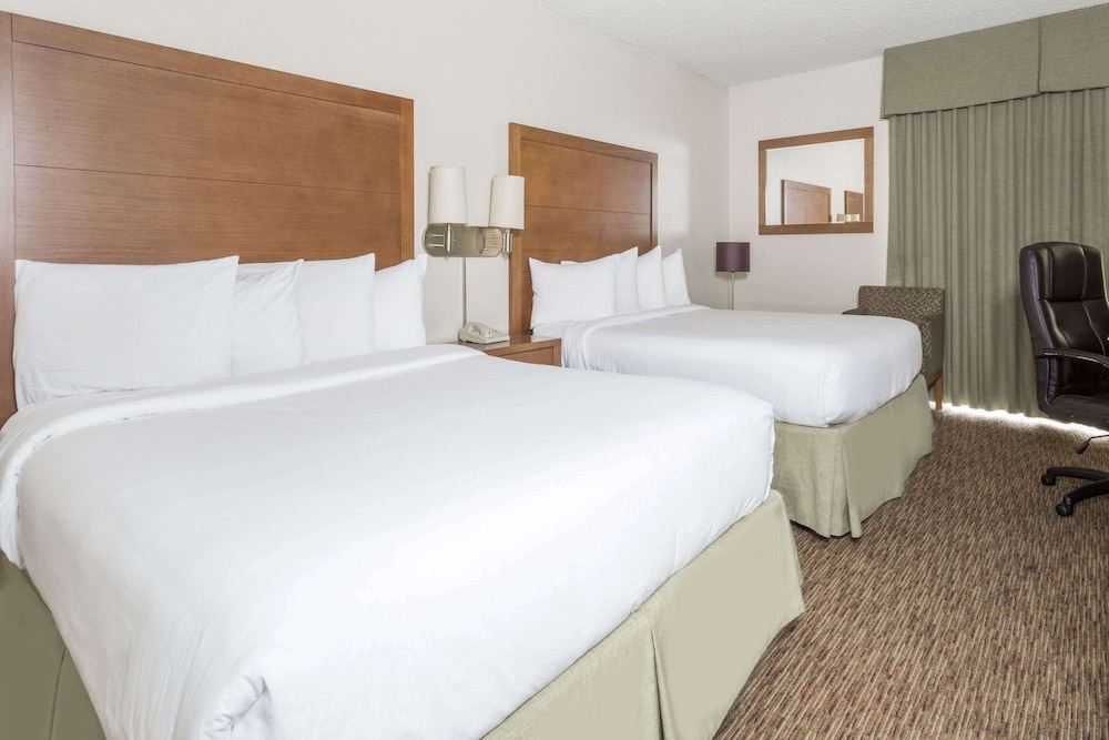 Room, 2 Queen Beds, Accessible photo 1