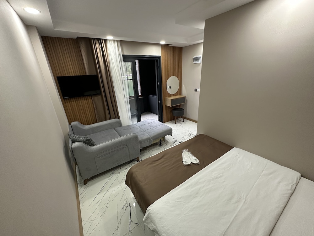 Premier Triple Room photo 3