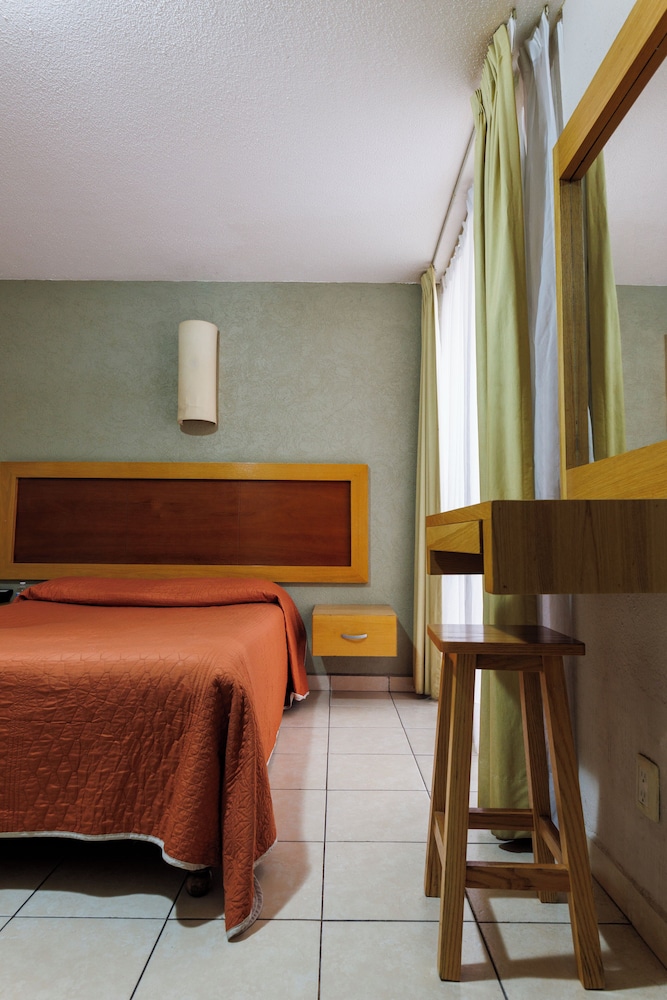 Standard Room photo 2