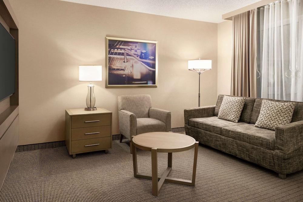 Suite, One King Bed, Accessible, Non Smoking - Photo 13