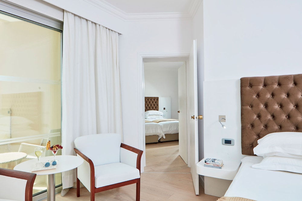 Family Room, Sea View - Photo 5