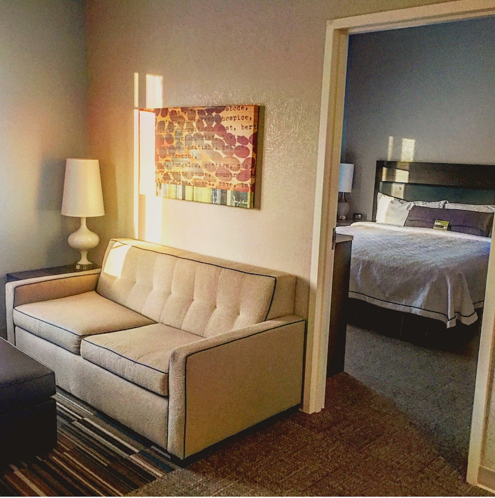 Suite, 1 King Bed, Accessible, Bathtub photo 2