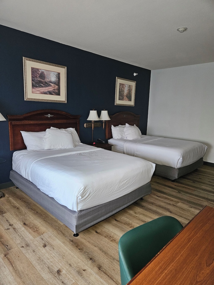Room, 2 Queen Beds, Accessible, Non Smoking (Roll-In Shower) - Photo 4