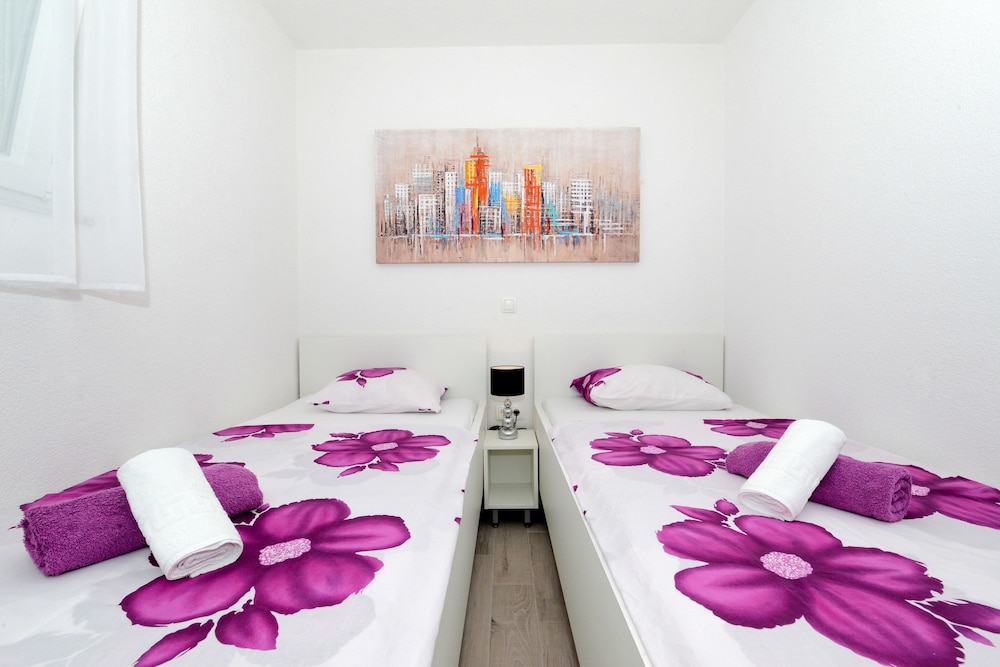 Apartment, Multiple Beds, Non Smoking, Pool View