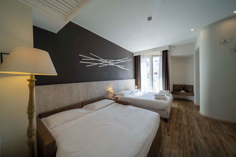 Junior Room photo 2