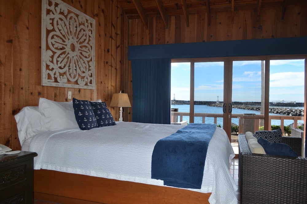 Cabin, 1 King Bed, Oceanfront (Ocean Front)