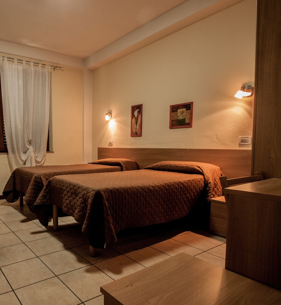 Double Or Twin Room photo 3