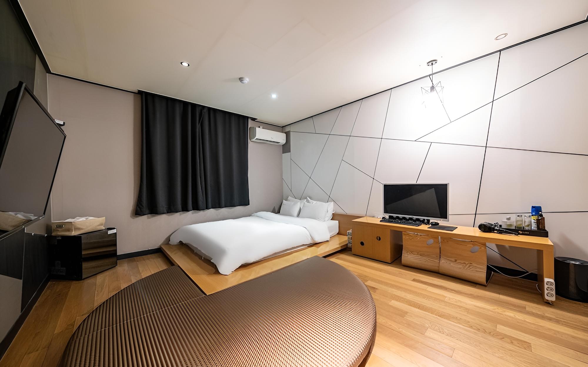 Room (Deluxe / OTT 5 types of free viewing ) - Photo 2