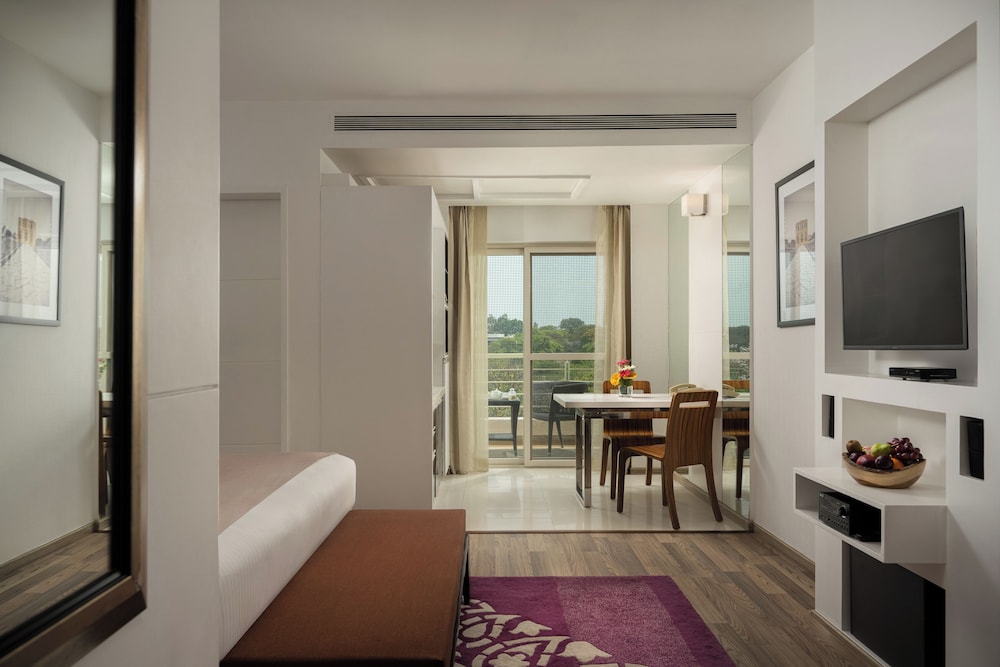 Suite, Balcony (Studio) photo