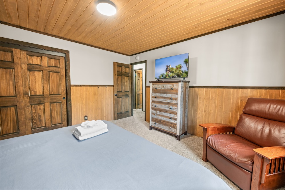 Signature Cabin, 3 Bedrooms, Non Smoking, Kitchen photo 3