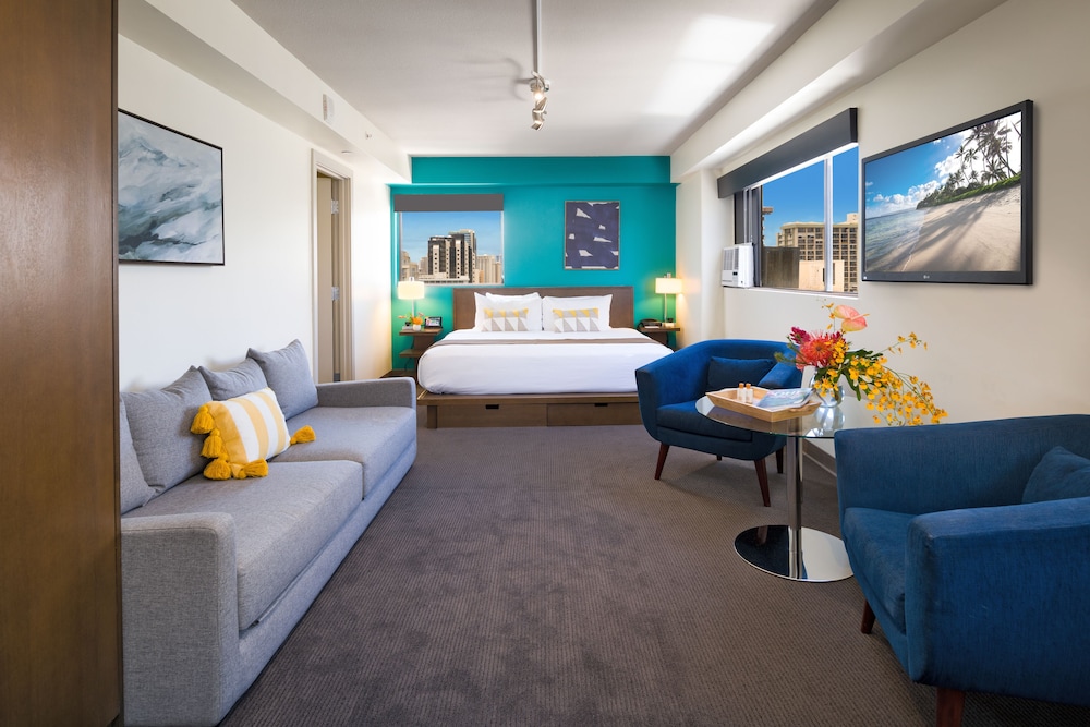 Lifestyle Jr. Suite, 1 King Bed with Sofa bed, Mountain View - Photo 1