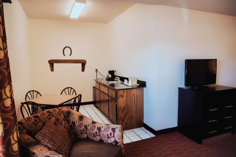 Executive Studio Suite, 1 King Bed photo 1