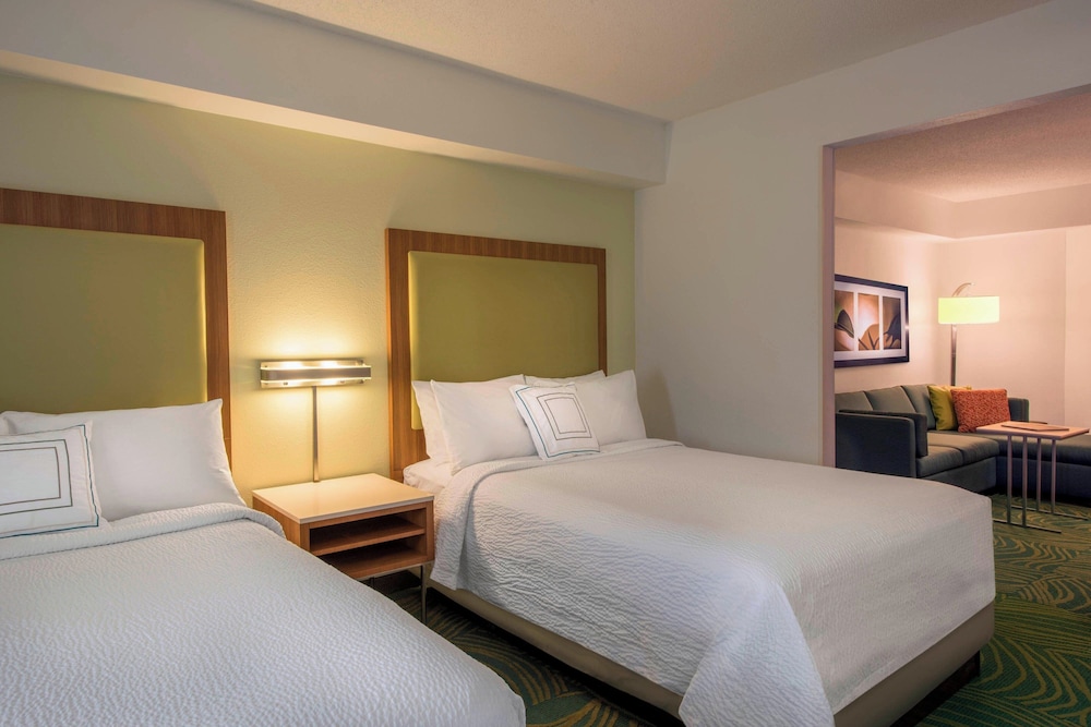 Studio, Multiple Beds, Bathtub (Mobility/Hearing Accessible, Tub)