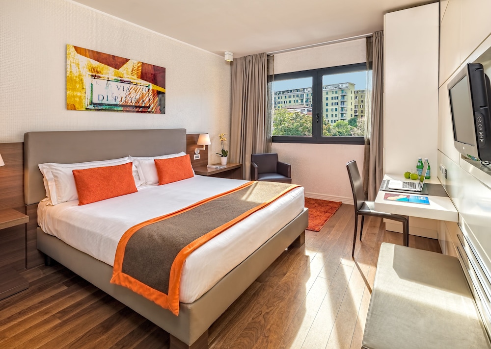 Double Room Single Use thumbnail 5