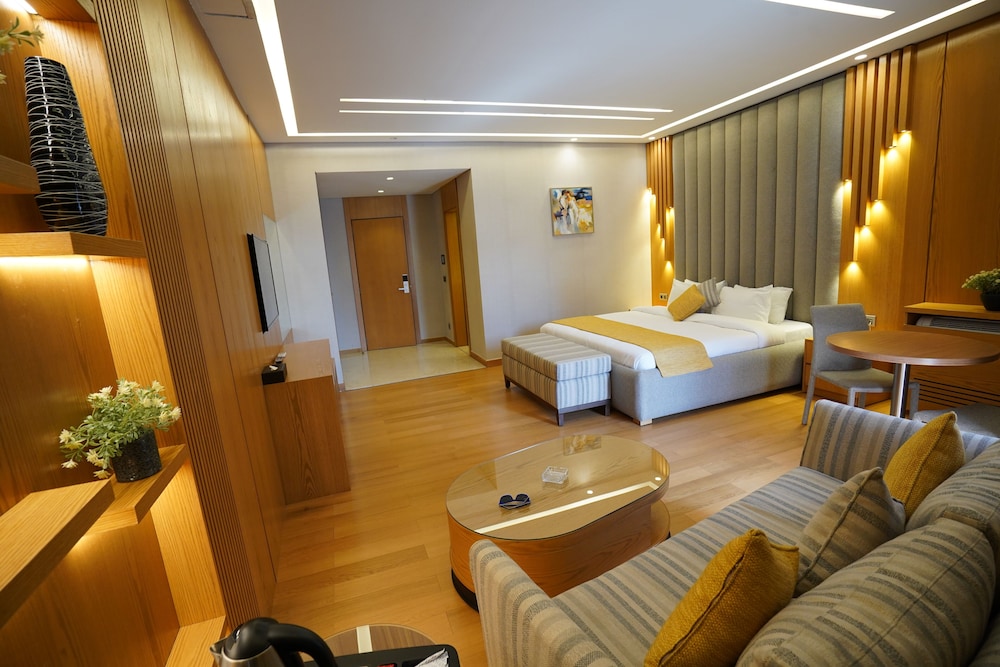 Executive Suite photo 2
