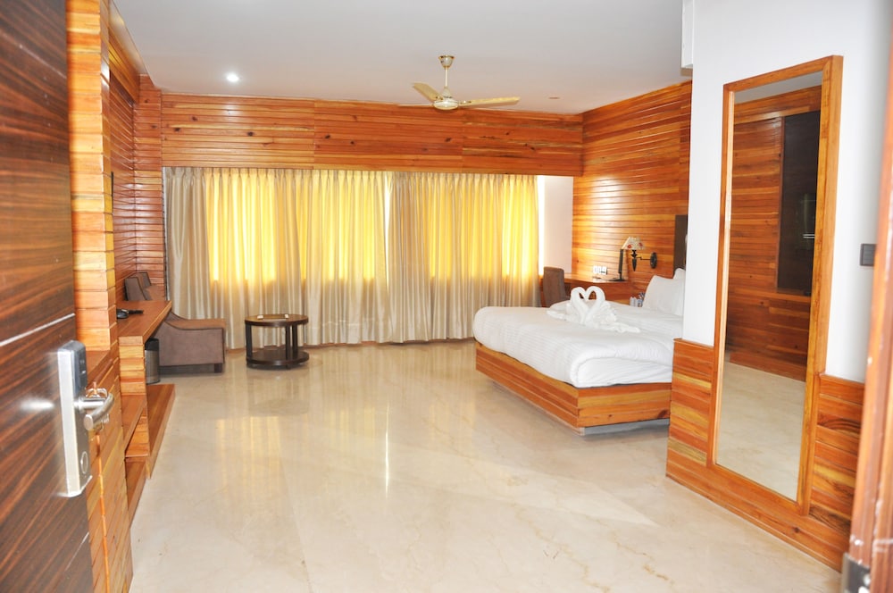 [Mountain Side Luxury] Guaranteed Corner Room on 3rd Floor, Japanese-Modern Twin, Non-Smoking