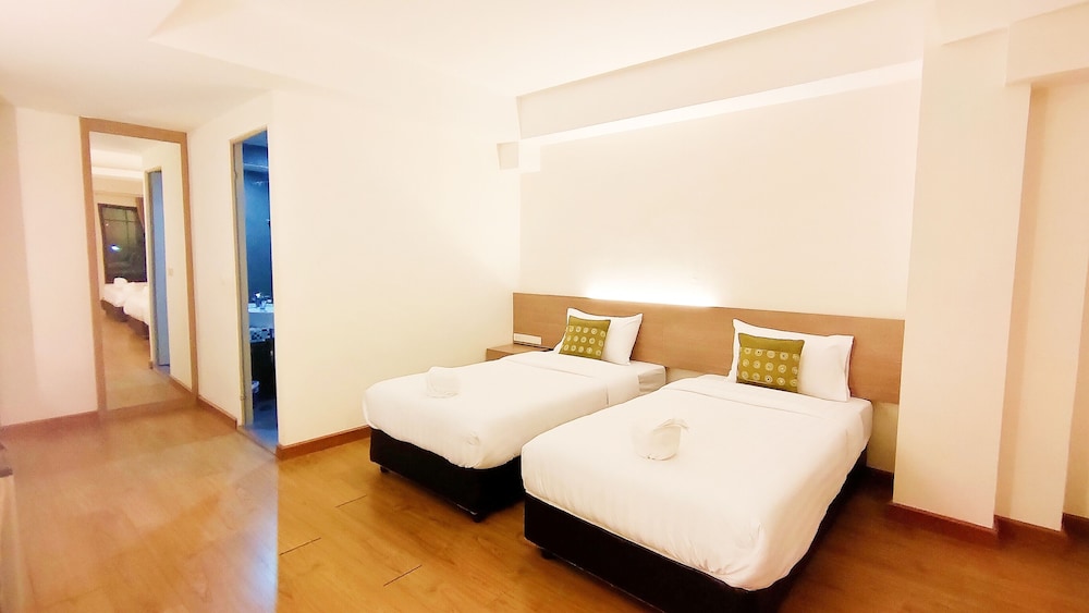 Family Quadruple Room, Multiple Beds, Non Smoking, Park View photo 3