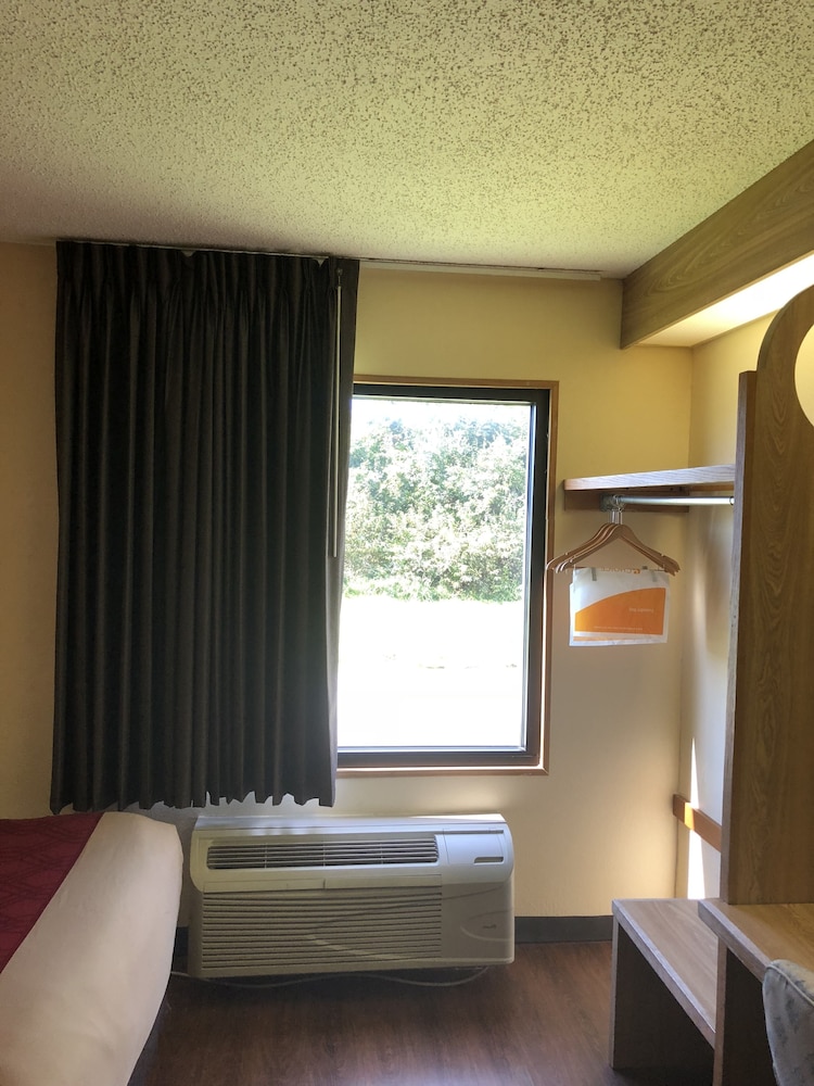 Standard Double Room, 2 Double Beds, Smoking - Photo 3