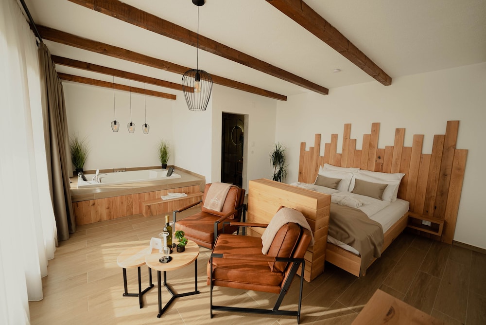 Deluxe Suite photo 1