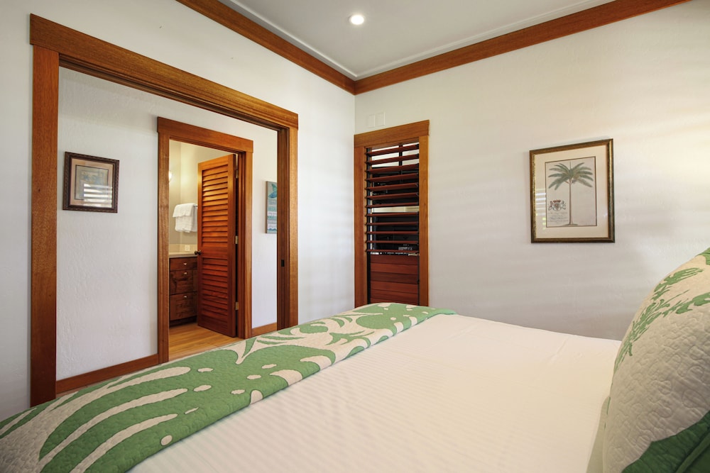 Royal Room, 1 Bedroom, Garden View (Unit 0063 ,1Bath)