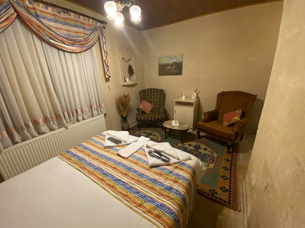 Classic Double Room, Hot Tub photo 2