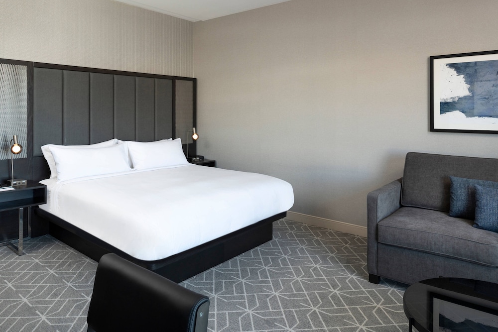 Room, 1 King Bed - Photo 3
