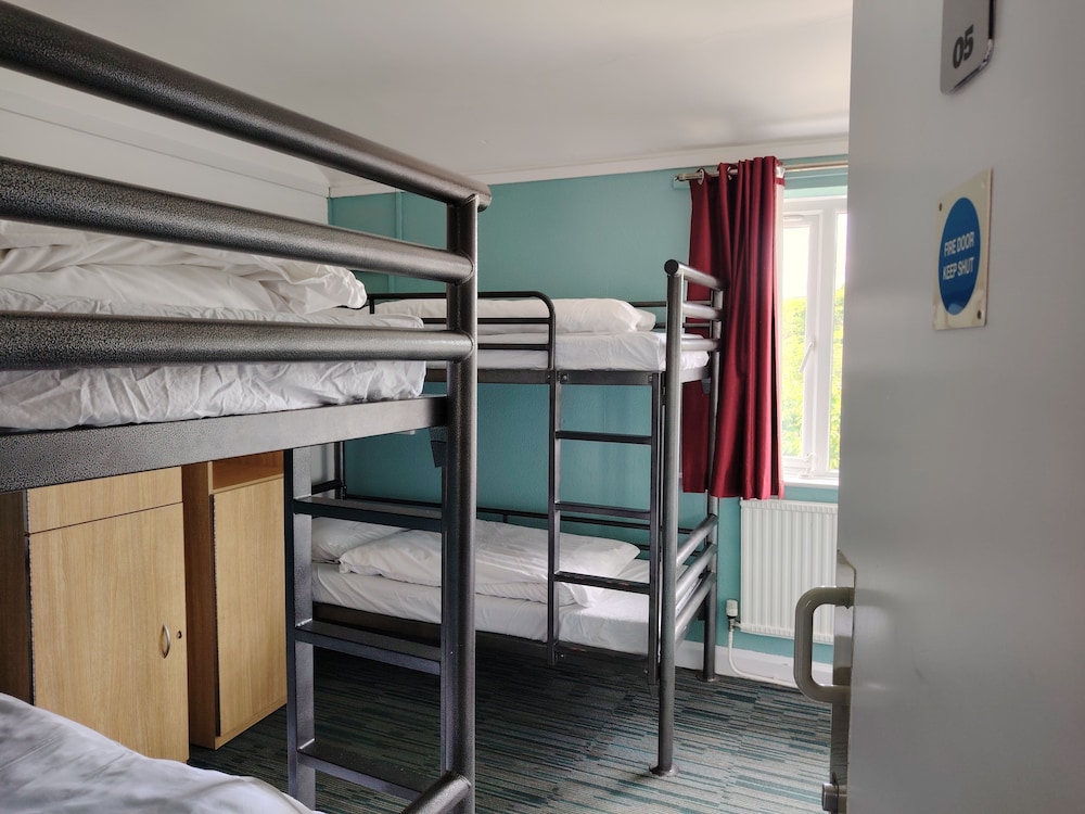 Room (4 Bed Private) photo 1