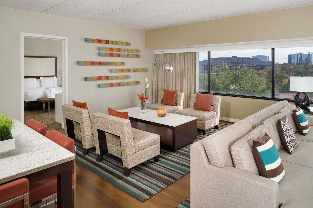 Regency, Suite - Photo 3