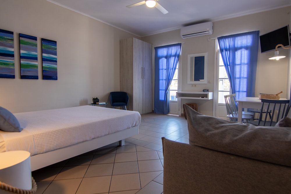 Studio, 2 Bedrooms, Sea View photo 2