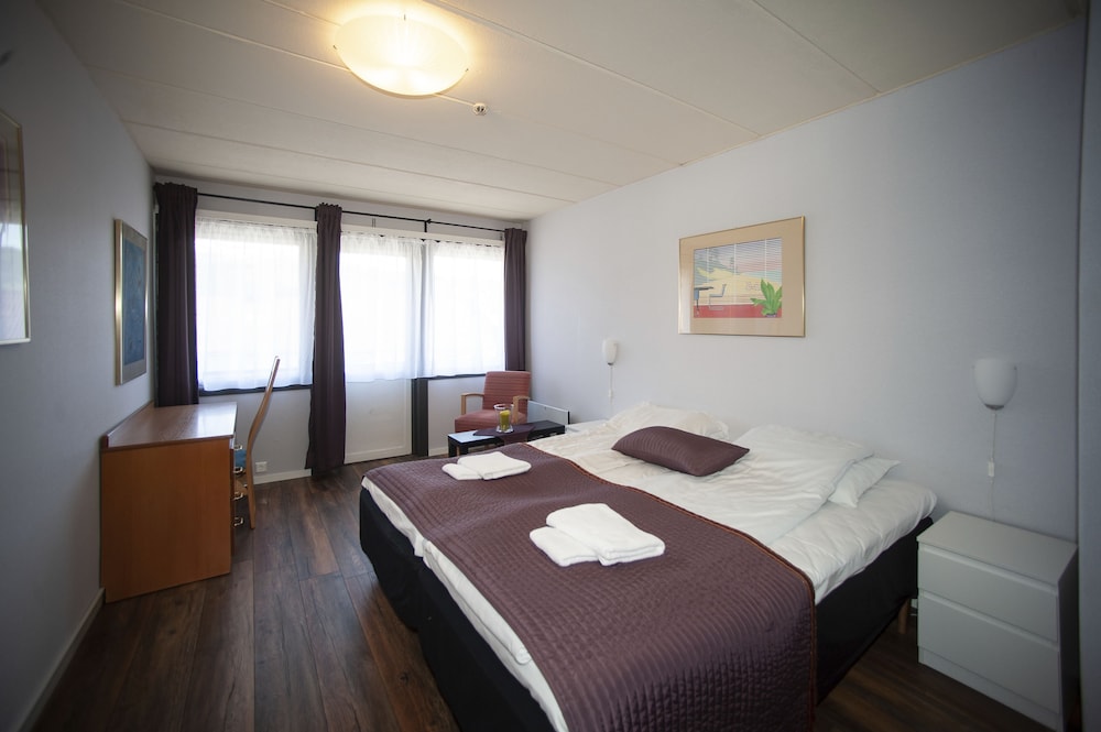 Double Or Twin Room (Motel, Across The Street) photo 1