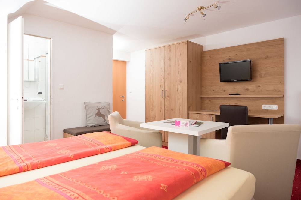 Comfort Double Room, 1 Bedroom, Garden View photo 1