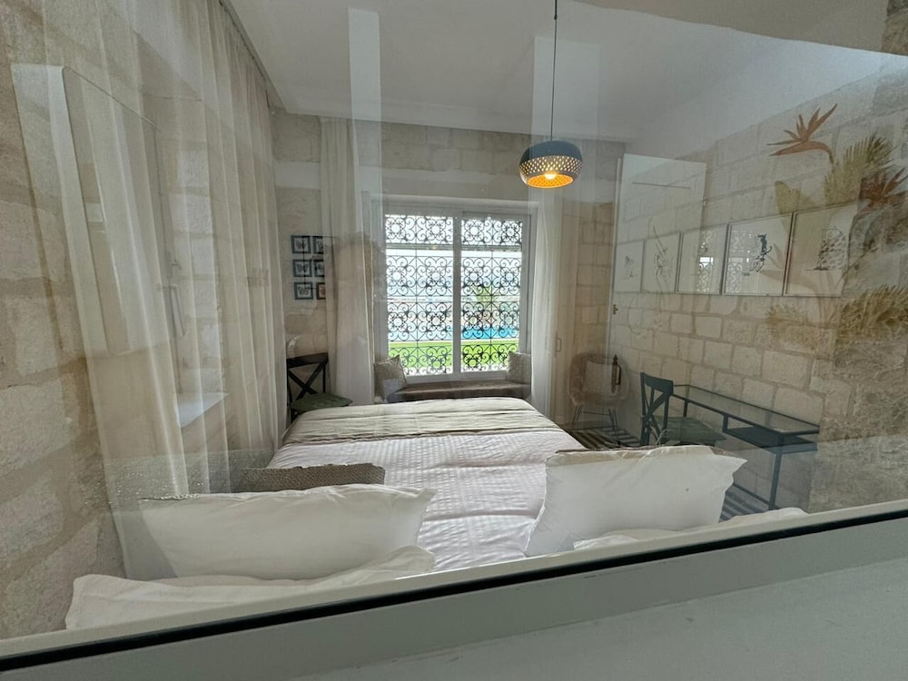 Deluxe Studio Suite