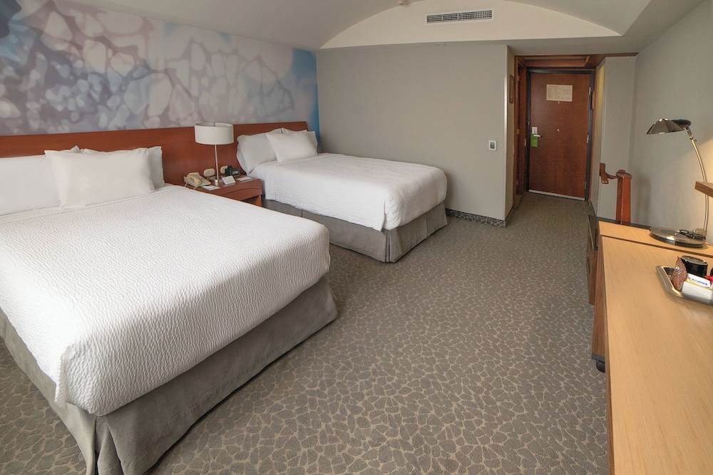 Room, 2 Double Beds - Photo 7