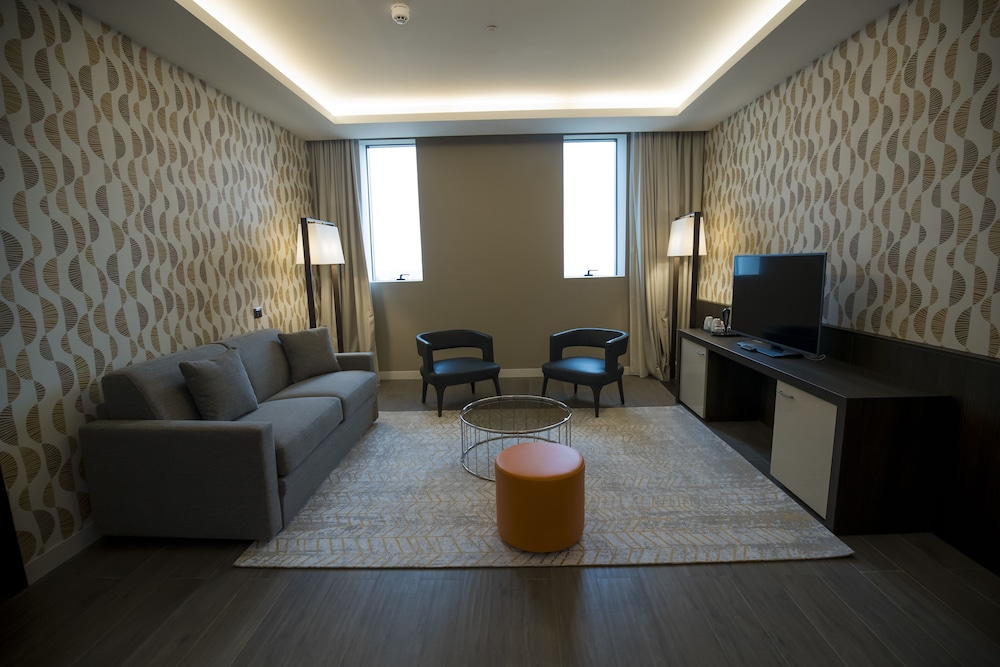 Junior Suite, 1 King Bed - Photo 4