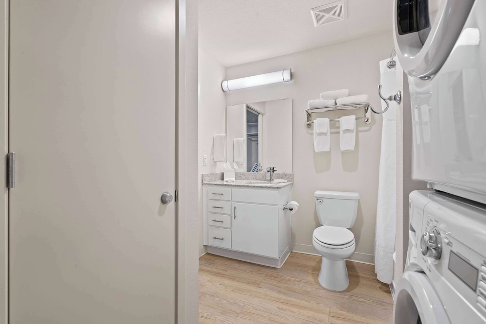Suite, 2 Bedrooms, Accessible (Hearing) - Photo 19