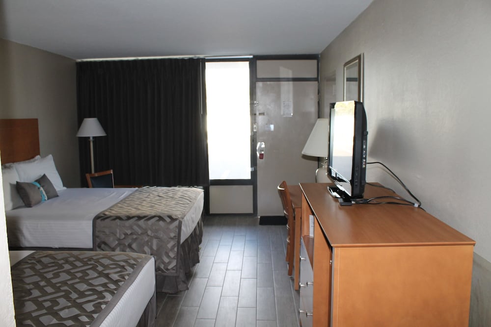 Classic Room, 2 Queen Beds, Near Ocean