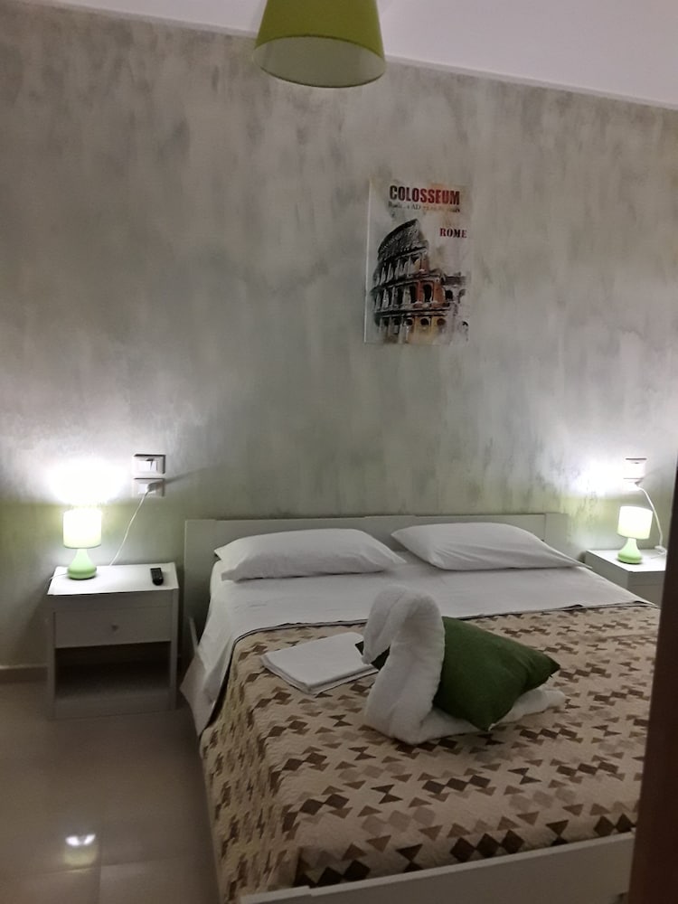 Double or Twin Room, Ground Floor (Rome)