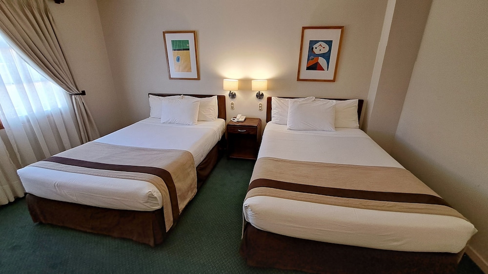 Standard Twin Room - Photo 4