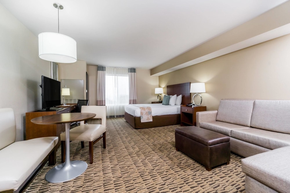Suite, 1 King Bed, Non Smoking, Kitchen