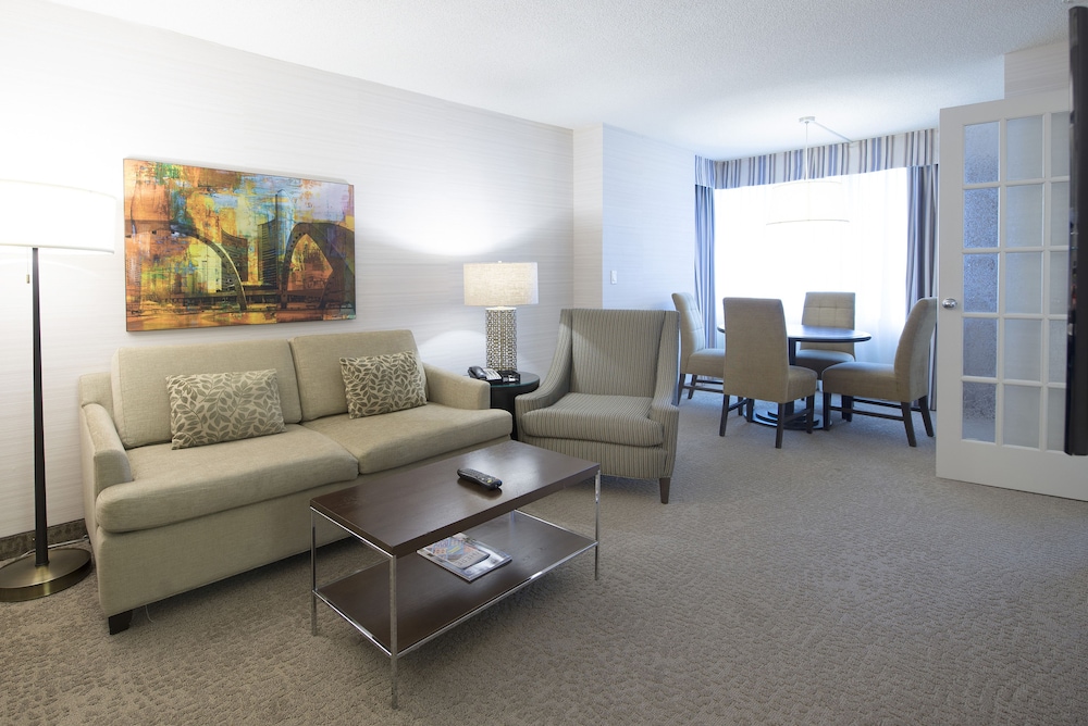 Executive Suite, 1 King Bed with Sofa bed, Executive Level - Photo 3