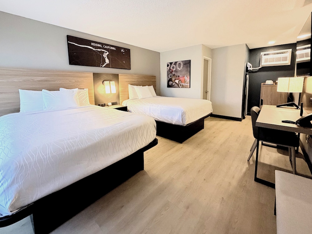 Classic Room, 2 Queen Beds, Courtyard View photo 1