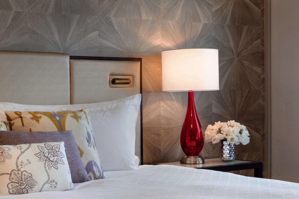 Deluxe Bay View Room, 2 Double Beds - Photo 2