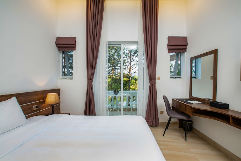 Deluxe Double or Twin Room, Lake View - Photo 2